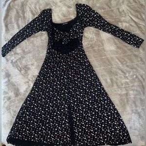PRETTY LITTLE THING WOMEN’S 3/4 SLEEVE DRESS IN FLORAL BLACK